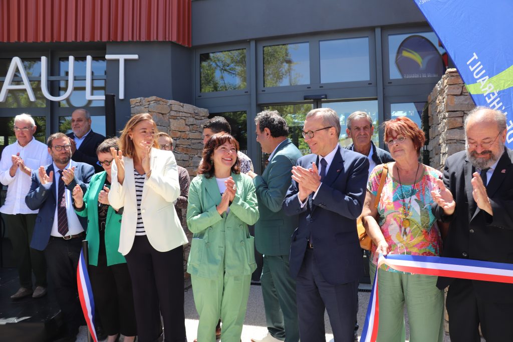 coupure ruban officiels 3